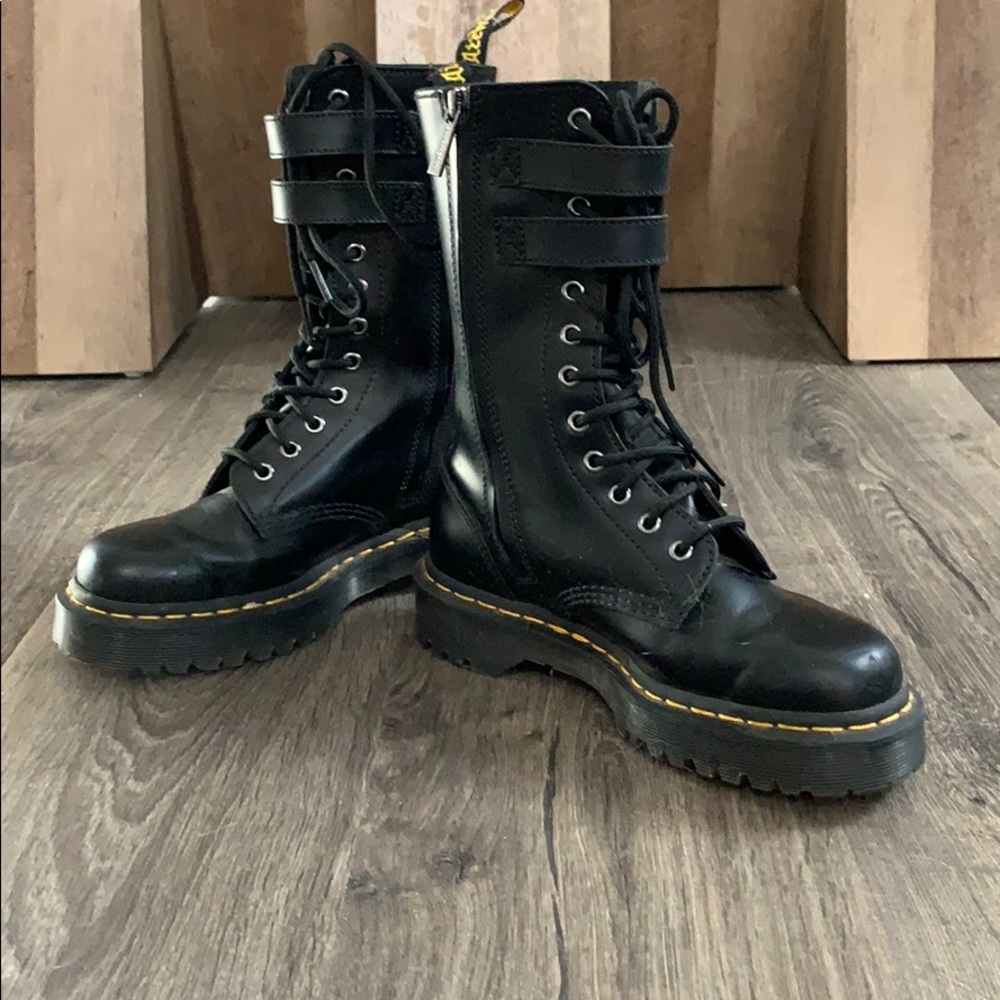 DOC MARTENS HIGH TOPS